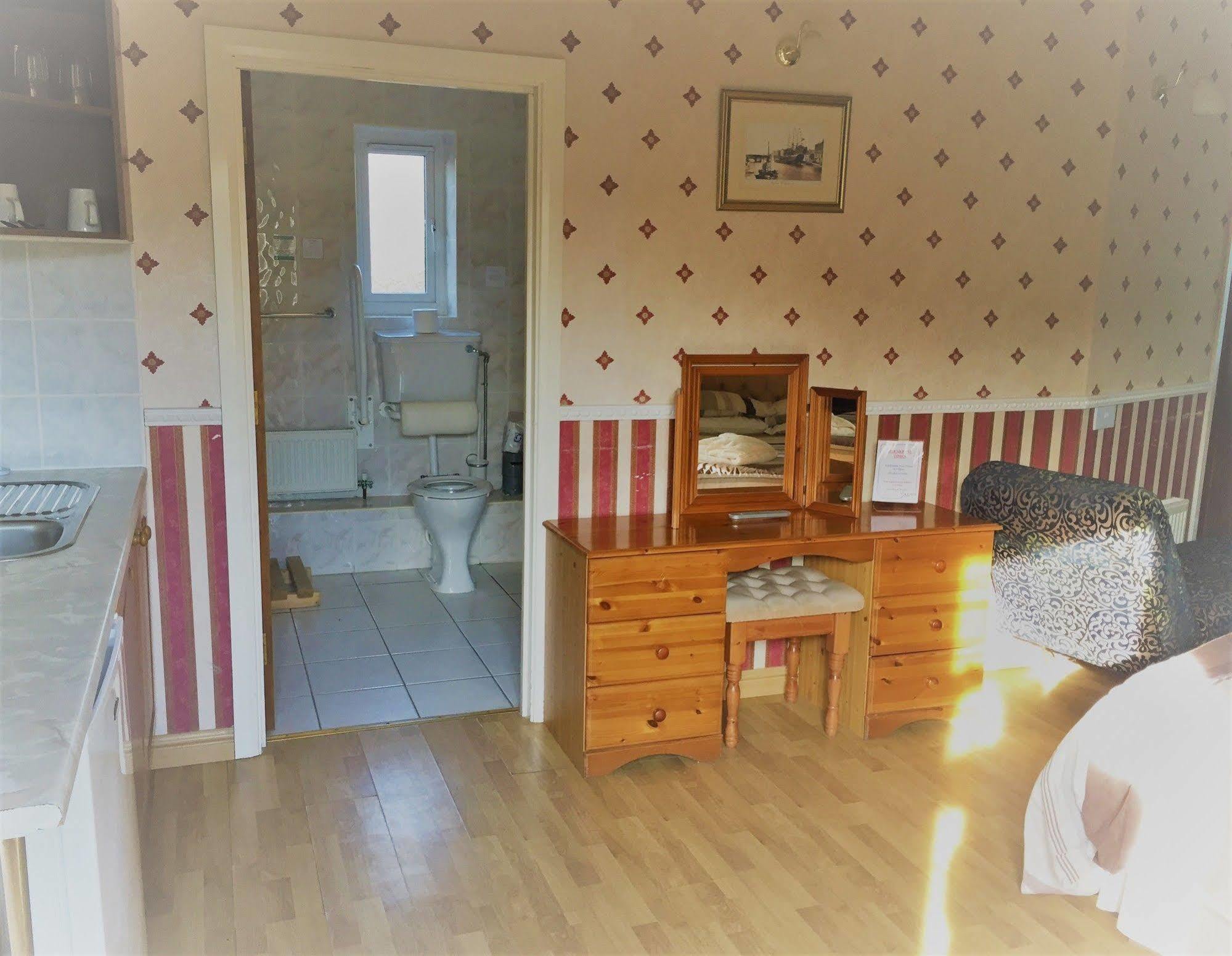 Hotel Halfway House Country
