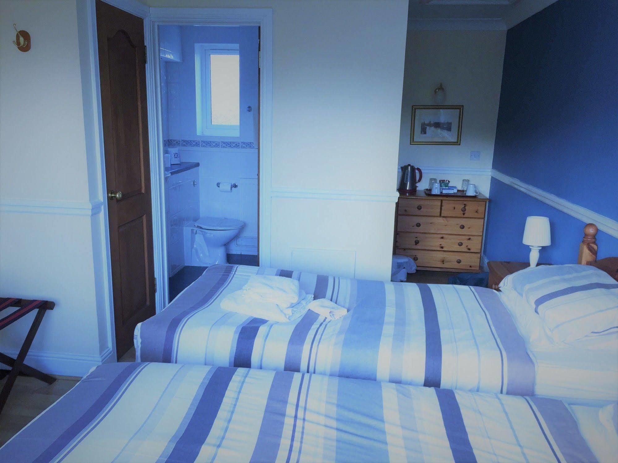 Halfway House Country Hotel 3*